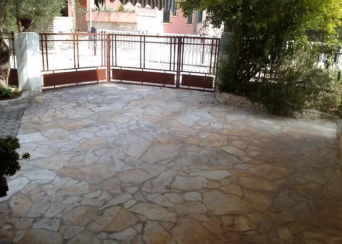 By The Sea Stupin Celine, - 11750 *